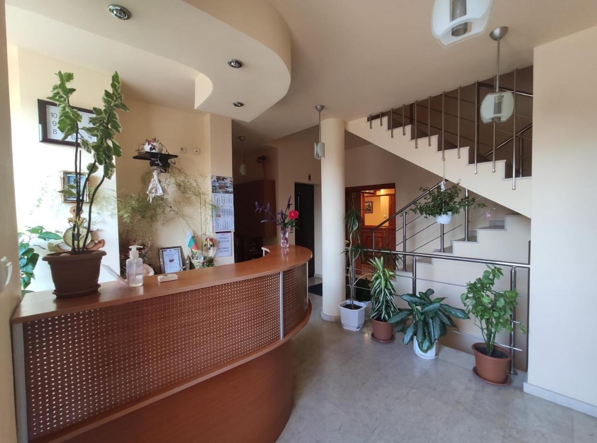 אובזור Family Hotel Denica מראה חיצוני תמונה