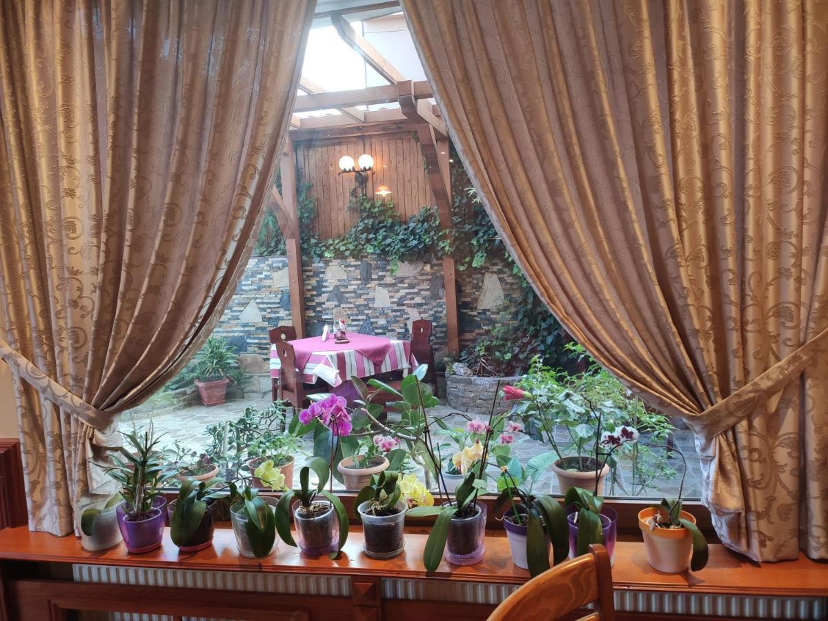 אובזור Family Hotel Denica מראה חיצוני תמונה